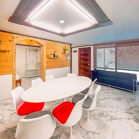5Br Family House, Myeongdong 7 Minutes, Gwanghwamun 10 Minutes, Namsan View, Patio Villa