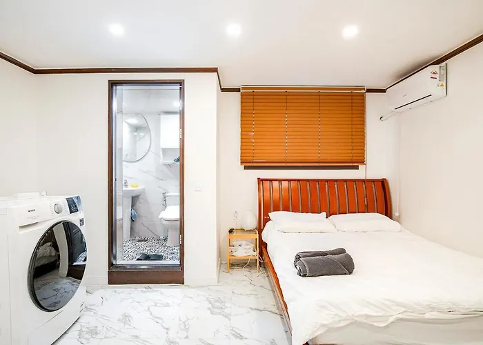 Casa vacanze 5br Family House, Myeongdong 7 Minutes, Gwanghwamun 10 Minutes, Namsan View, Patio