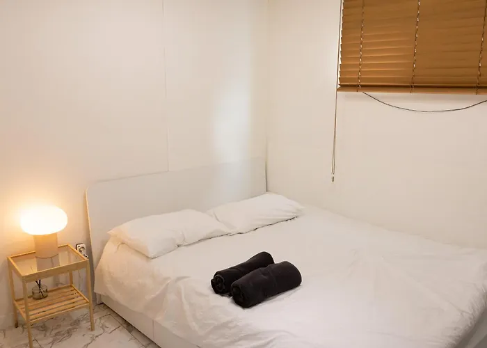 Casa vacanze 5br Family House, Myeongdong 7 Minutes, Gwanghwamun 10 Minutes, Namsan View, Patio Seul