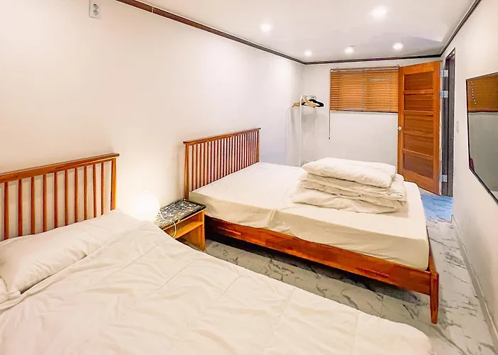 5br Family House, Myeongdong 7 Minutes, Gwanghwamun 10 Minutes, Namsan View, Patio Seul